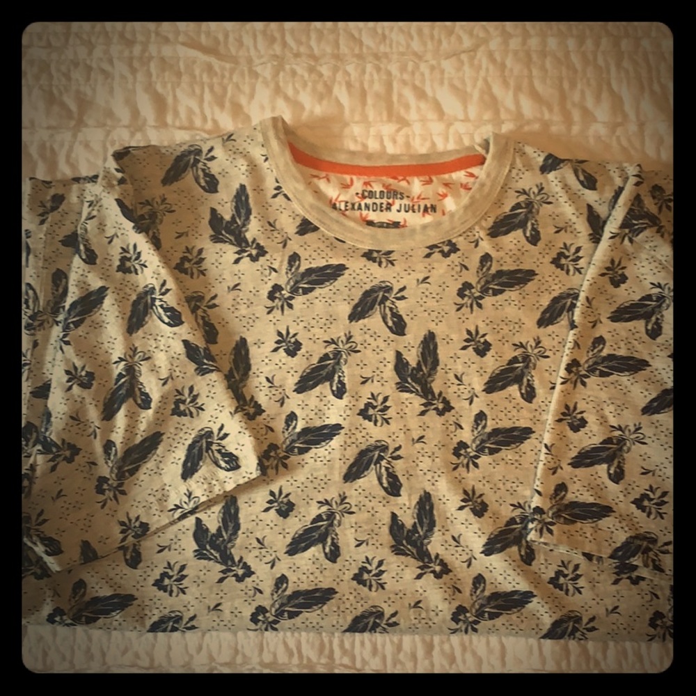Feather T-shirt. NWOT
